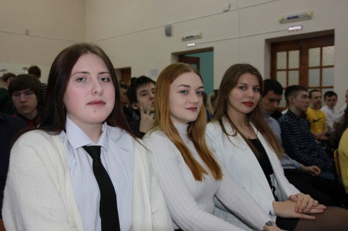 Лучшие студенты Назаровского энергостроительного техникума получили именную стипендию от СГК
